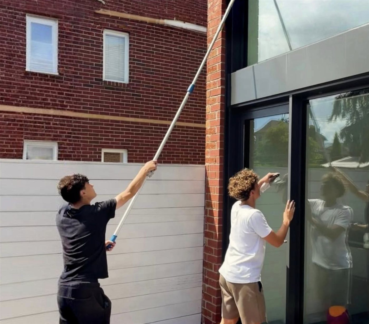 Luca et Eliott au travail